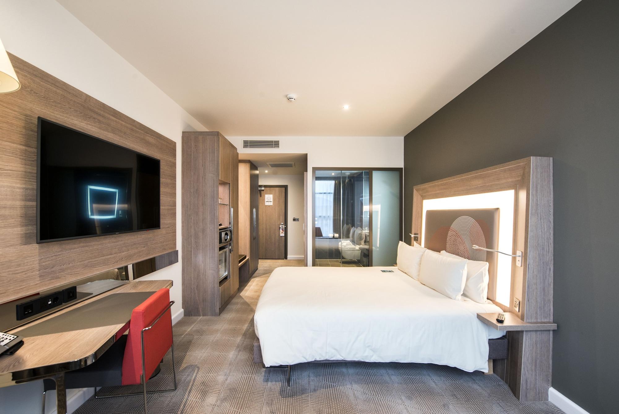 โนโวเทล ลอนดอน ฮีทโธรว์แอร์พอร์ต T1 T2 แอนด์ T3 Hotel เฮส์ ภายนอก รูปภาพ