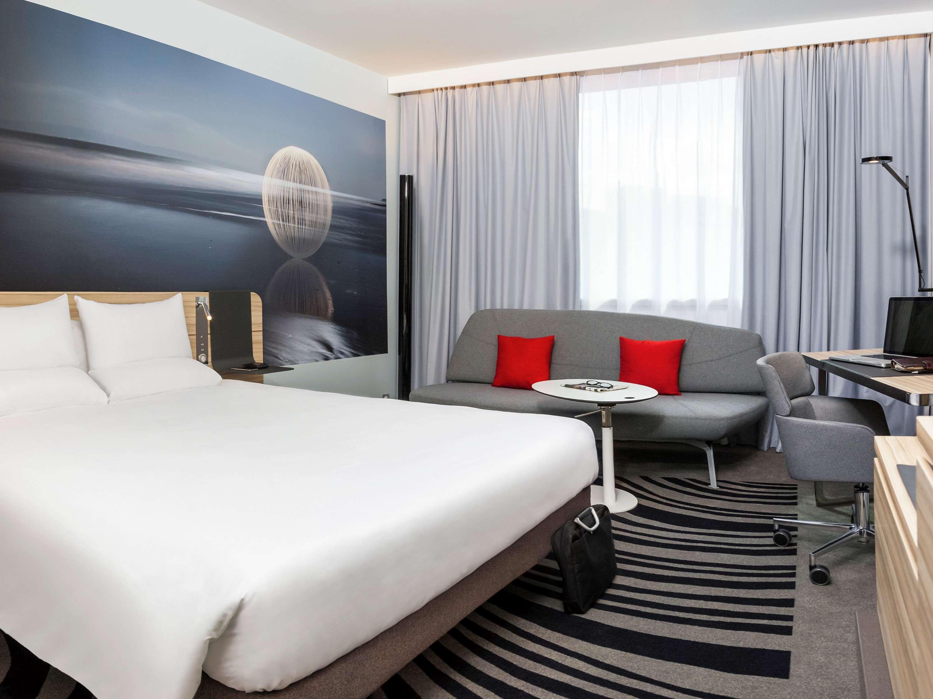 โนโวเทล ลอนดอน ฮีทโธรว์แอร์พอร์ต T1 T2 แอนด์ T3 Hotel เฮส์ ภายนอก รูปภาพ