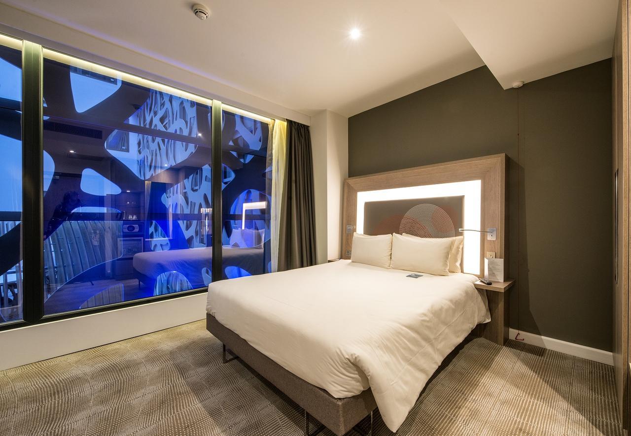 โนโวเทล ลอนดอน ฮีทโธรว์แอร์พอร์ต T1 T2 แอนด์ T3 Hotel เฮส์ ภายนอก รูปภาพ
